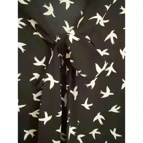 Canadian  Fashion Designed Shirt Size Med. - Picture 4 of 5